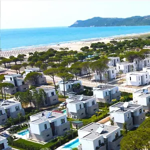 Ośrodek wypoczynkowy Sanpietro Vacation, Plazhi San Pietro